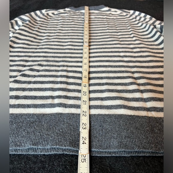 Everlane - The Cashmere Classic Crew Sweater - Cream/Grey - Large - Picture 4 of 15